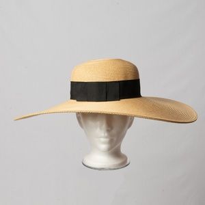 Woman's Wide Brim Sun Hat
